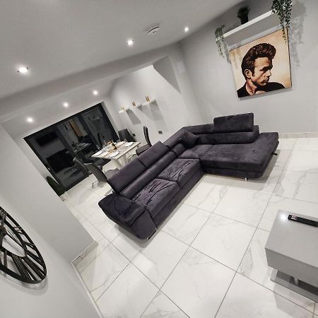 Billie Island Apartments Slaithwaite Экстерьер фото